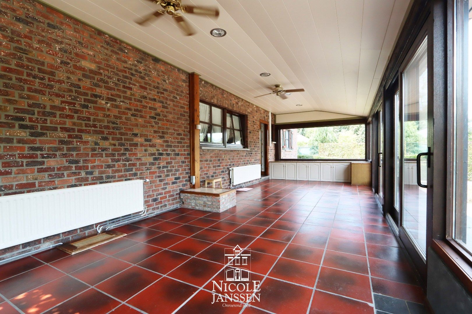 Ruime woning met grote kelder  foto 10