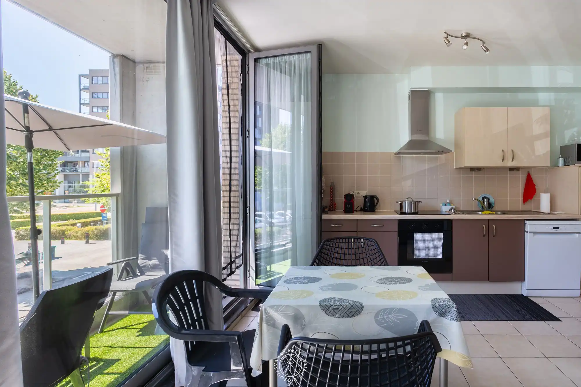 Goed gelegen appartement met terras, autostaanplaats en Scheldezicht foto 6