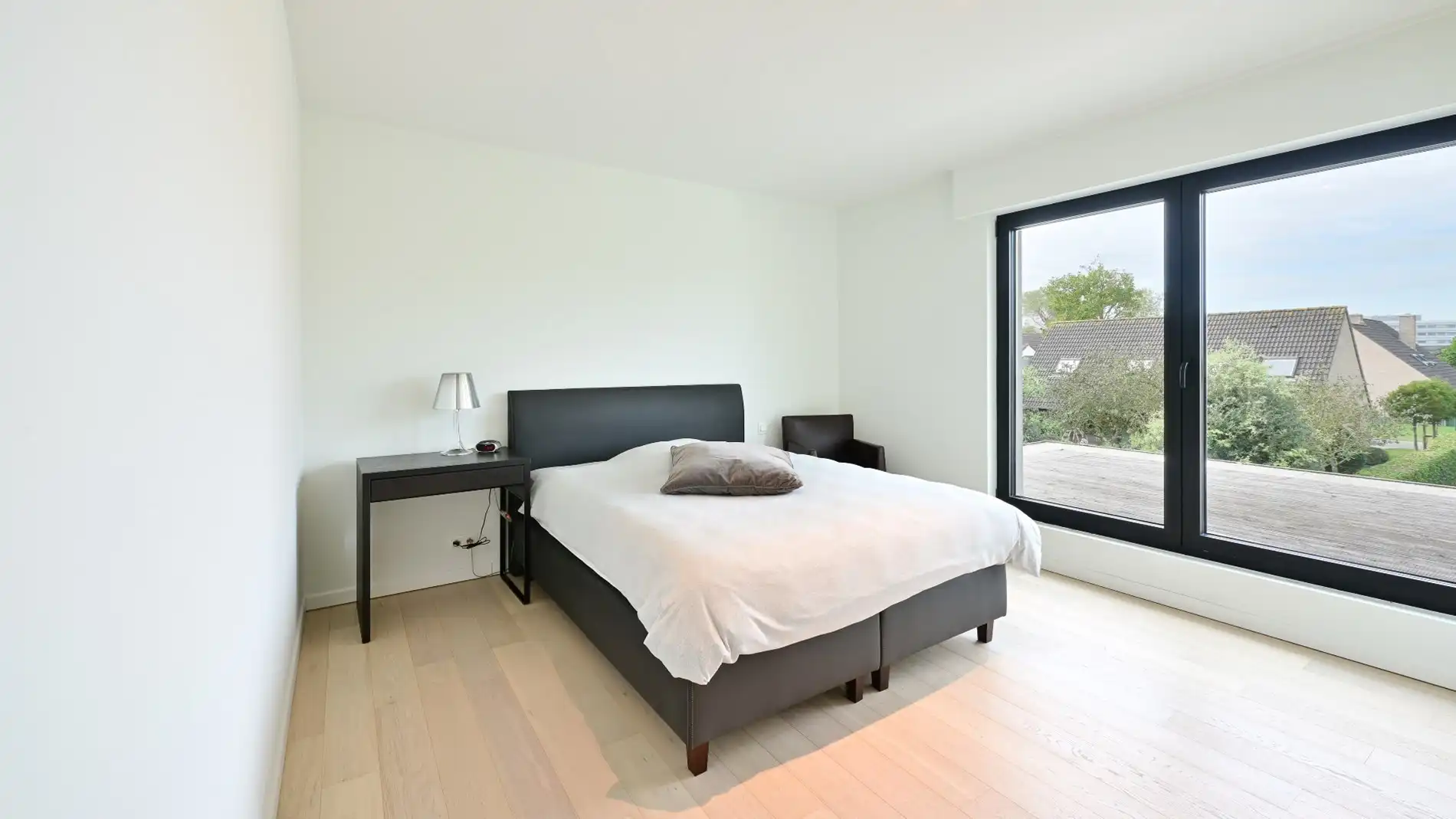 Hedendaagse villa (°2017) gelegen vlakbij het centrum van Knokke. foto 19