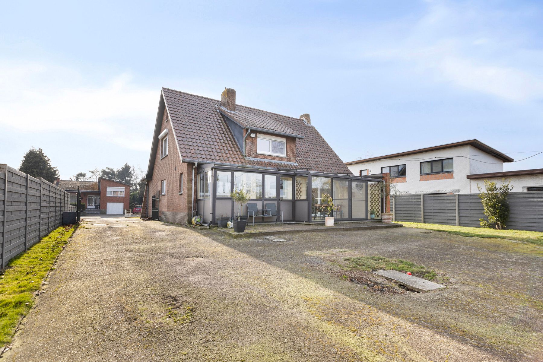 Ruim en stijlvol familiehuis, 4 Slaapkamers, grote tuin.  foto 38