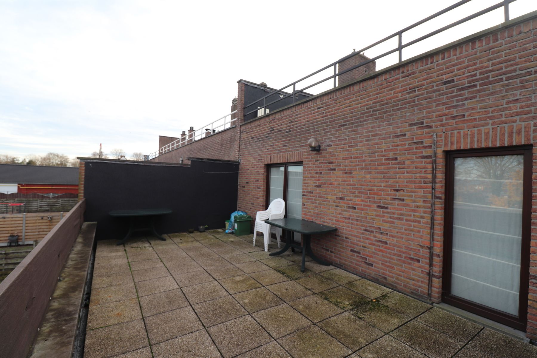 Een recent appartement op de eerste verdieping met ruim terras en garageplaats. foto 13