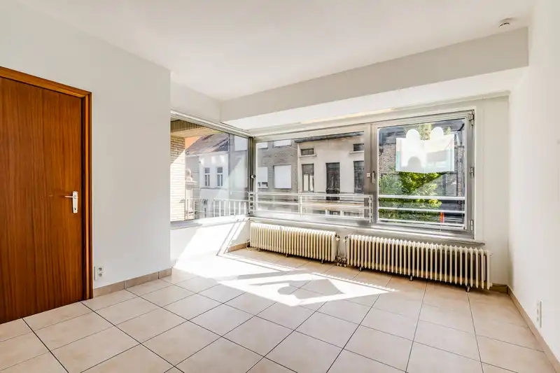 Roeselare Centrum - Lichtrijk appartement met 2 slaapkamers en garage foto 3