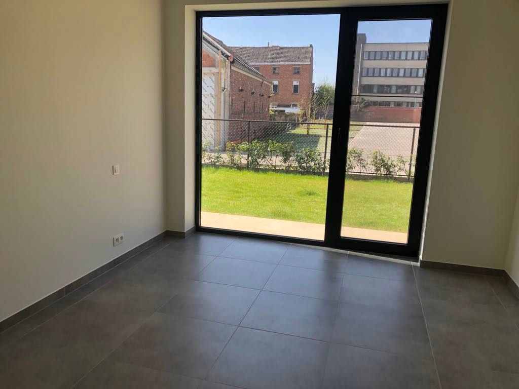 nieuwbouw appartement met 2 kamers foto {{pictureIndex}}