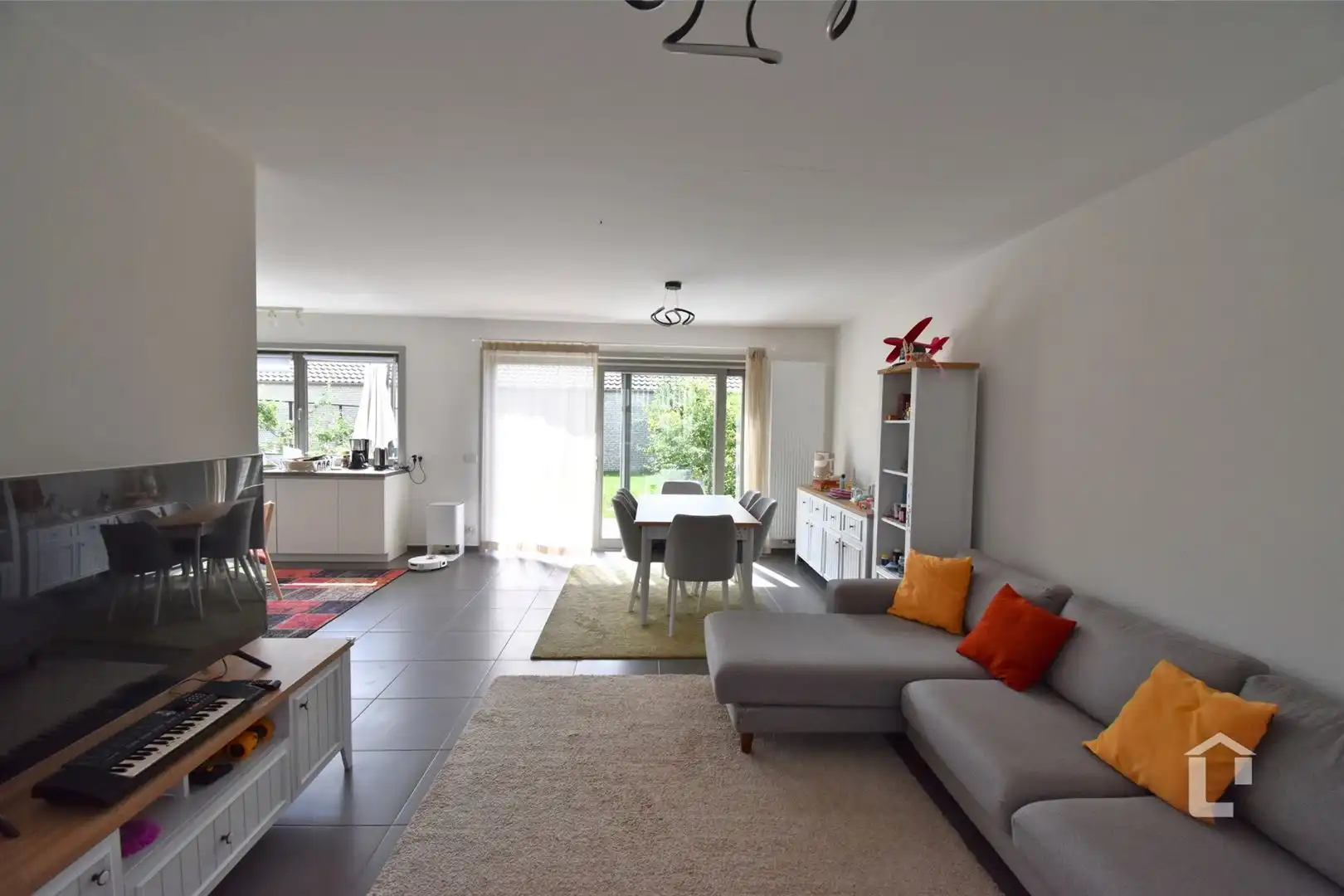 Rustig gelegen instapklare woning in residentiële wijk te huur in De Pinte foto 2