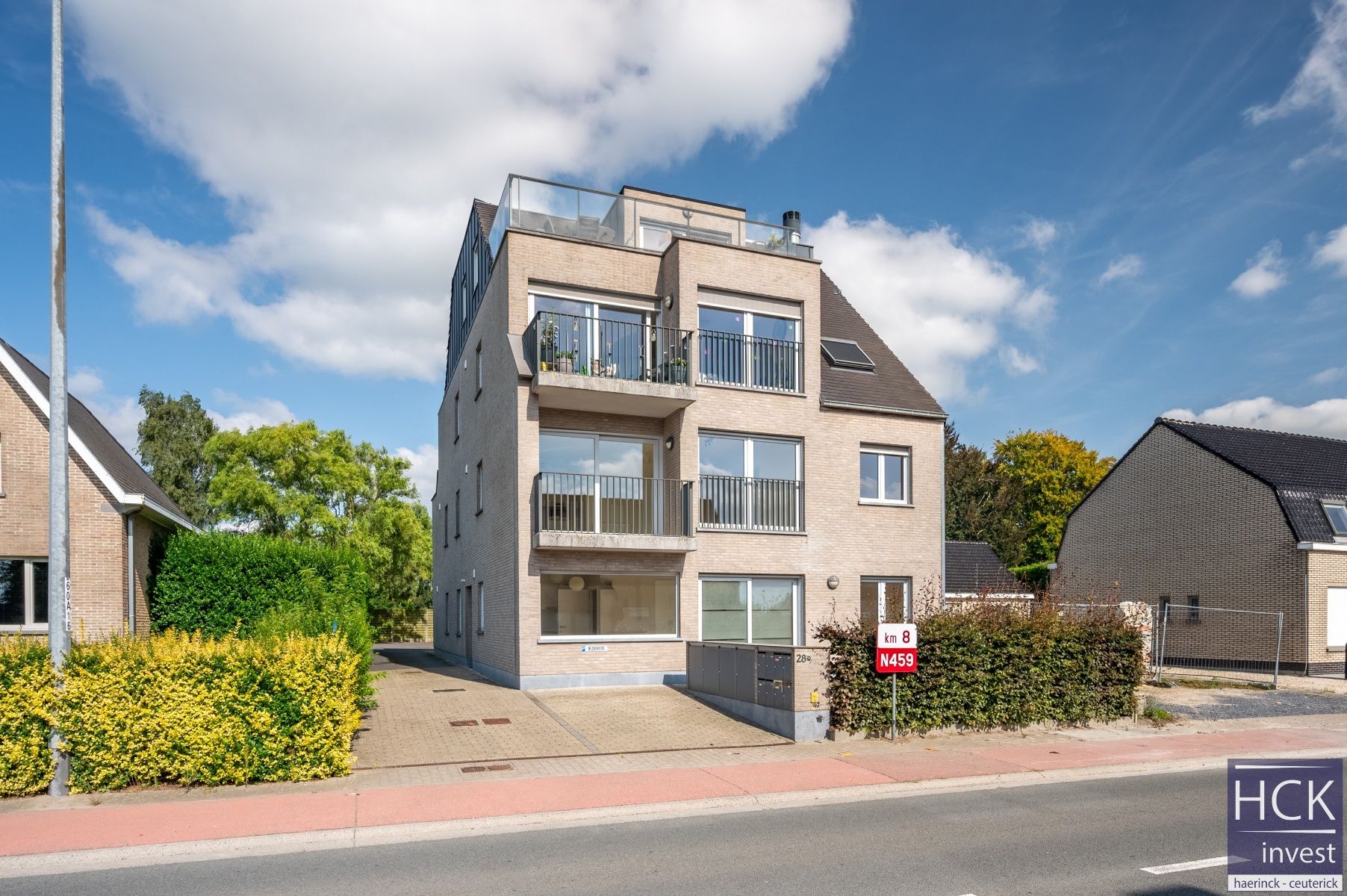 KRUISHOUTEM -  Instapklaar 1-SLPK. appartement met terras én carport foto 12