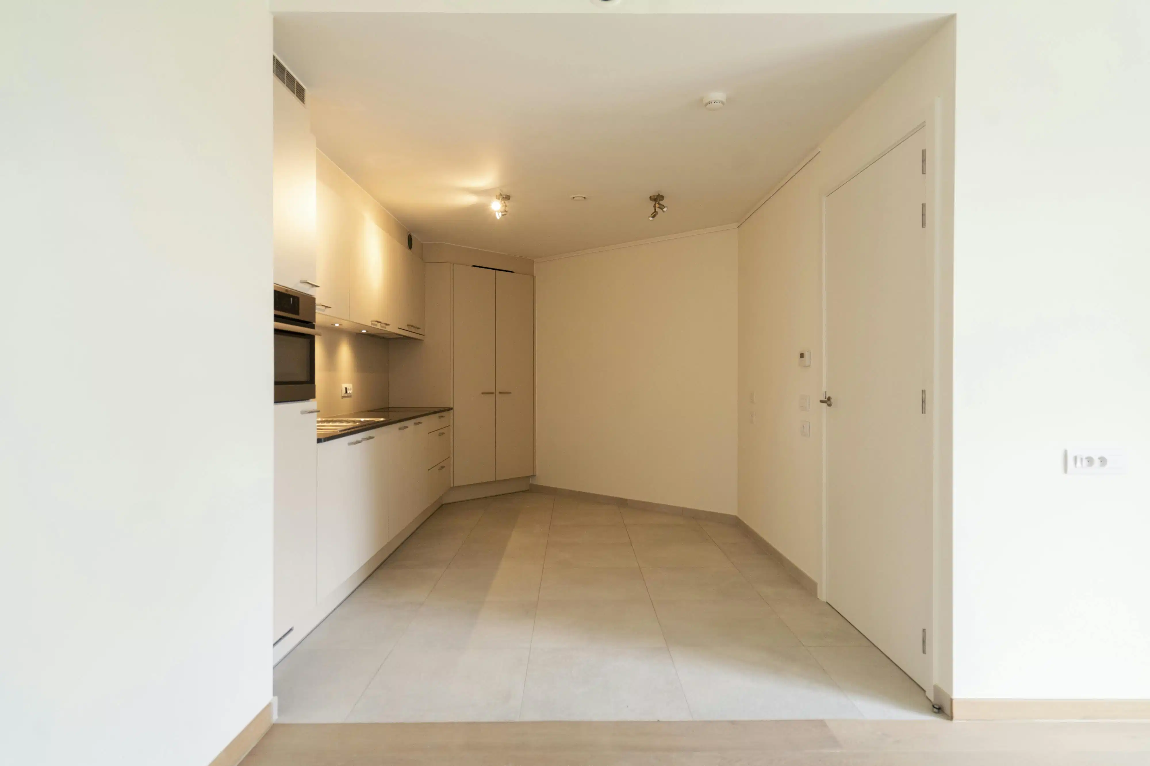 Verzorgde assistentiewoning met terras en uitzicht te Zwevegem foto 10