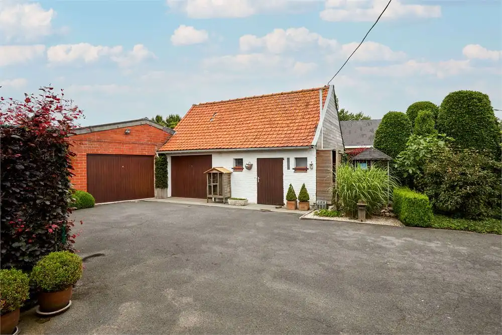 Villa met 2 loodsen (300m² / 150m²) op ca.1850m² foto 23