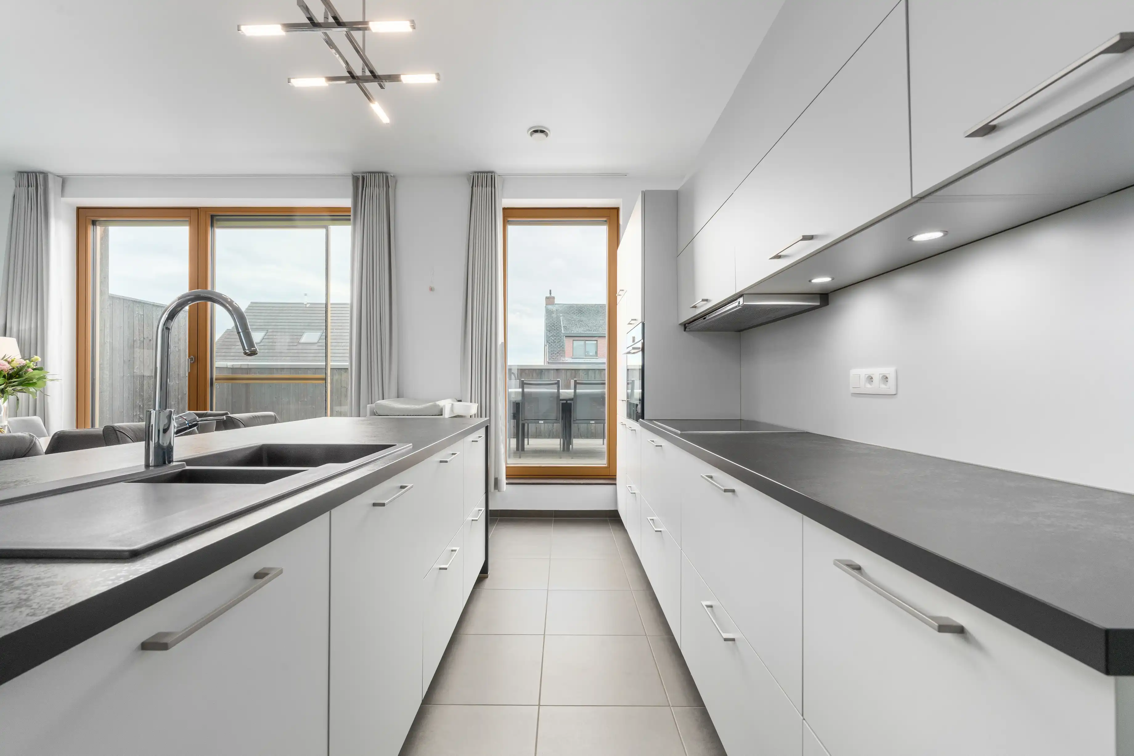 Duplex-appartement met 3 slp, zonneterras en 2 autostaanpl foto 6