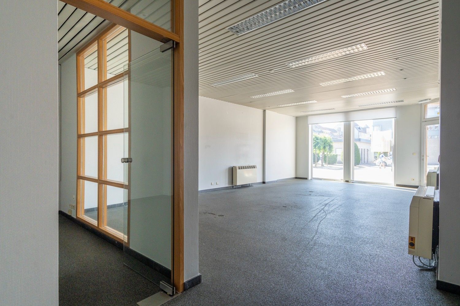 HANDELSRUIMTE CENTRUM VEURNE foto {{pictureIndex}}