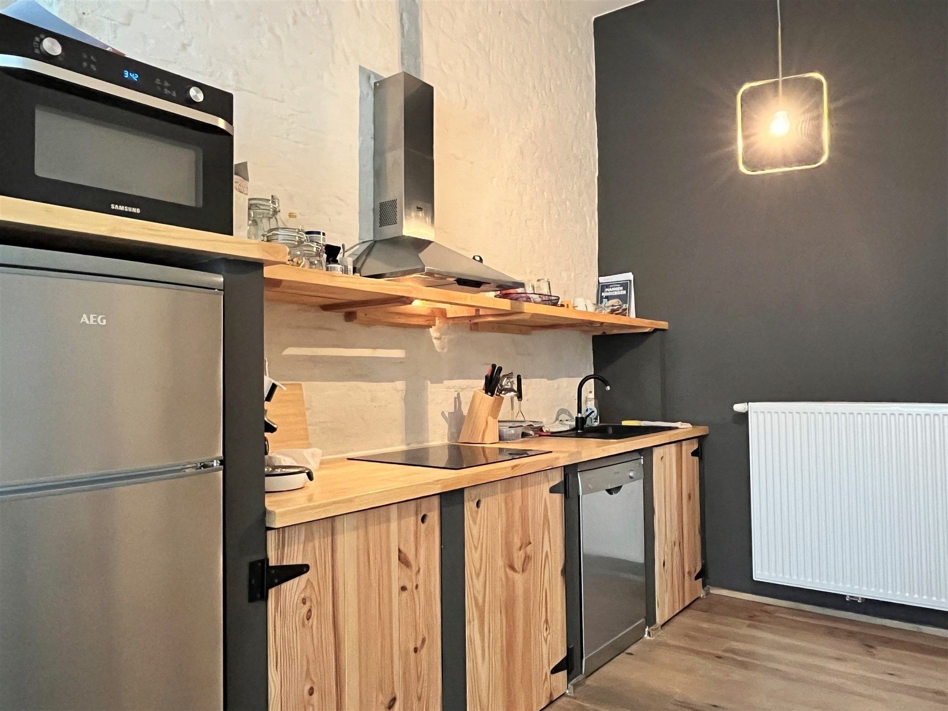 Gelijkvloers gemeubeld appartement op het Eilandje! foto 4