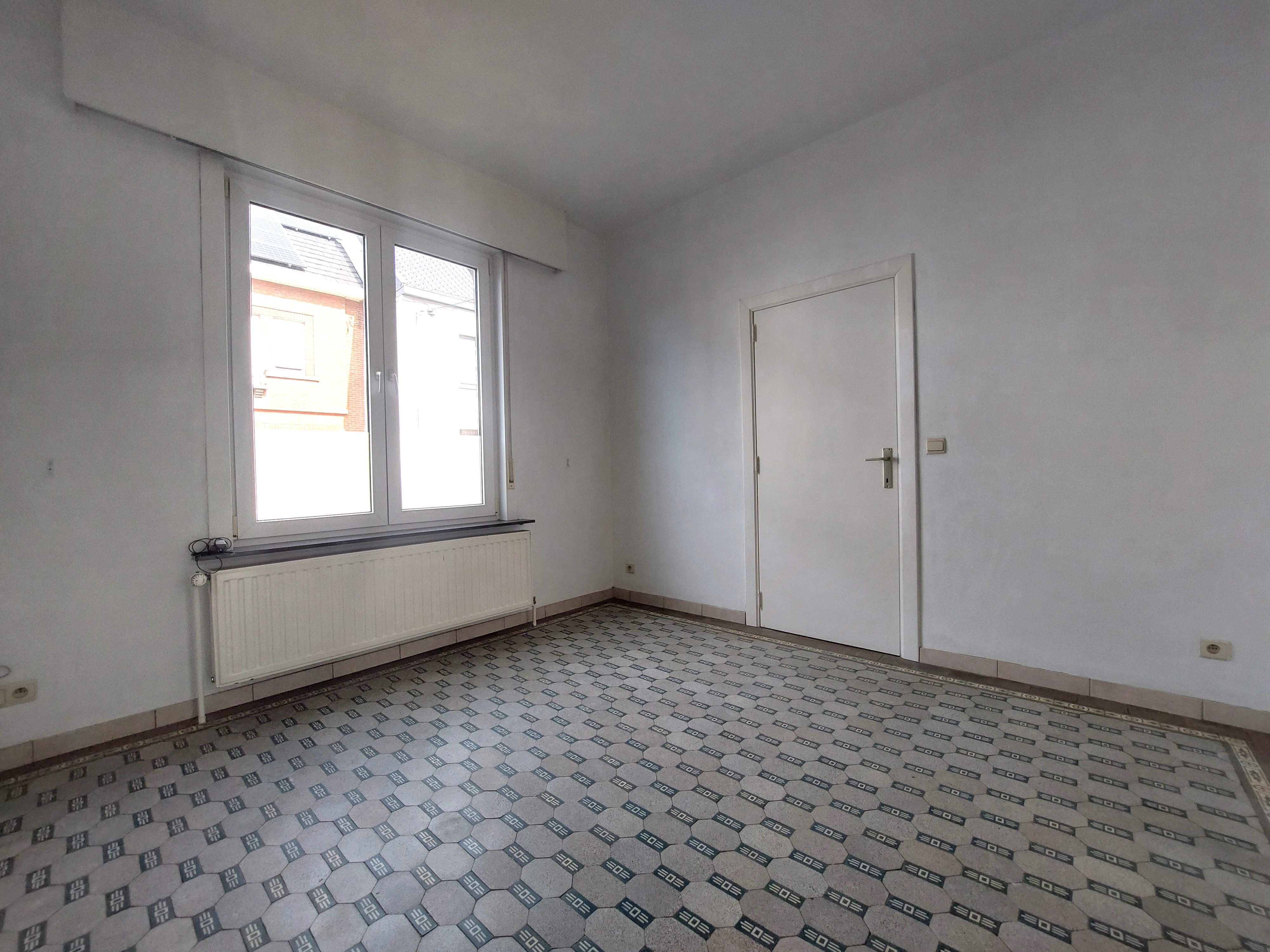 RUIME WONING / 2 SLAAPKAMERS + DOORLOOPKAMER / GARAGE / TUINTERRAS / STADSRAND foto 5