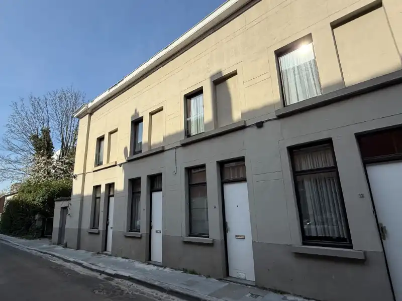 Instapklare woning nabij Miljoenenkwartier en Sint-Pietersstation foto {{pictureIndex}}