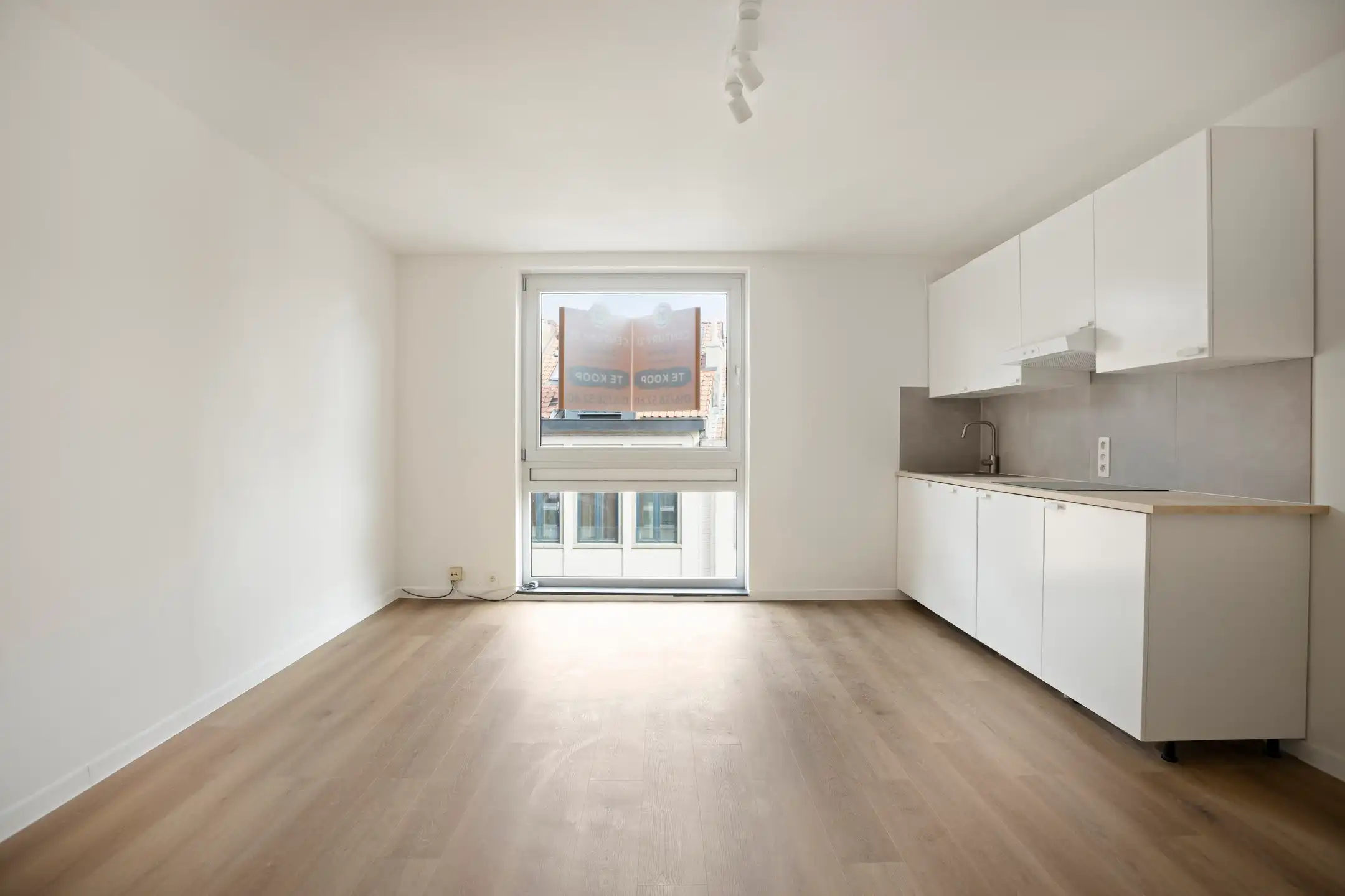 Gerenoveerde studio op uitstekende locatie foto 2