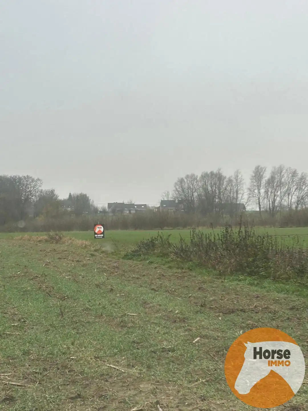 HERZELE - Landbouwgrond van +/-1,8HA foto {{pictureIndex}}