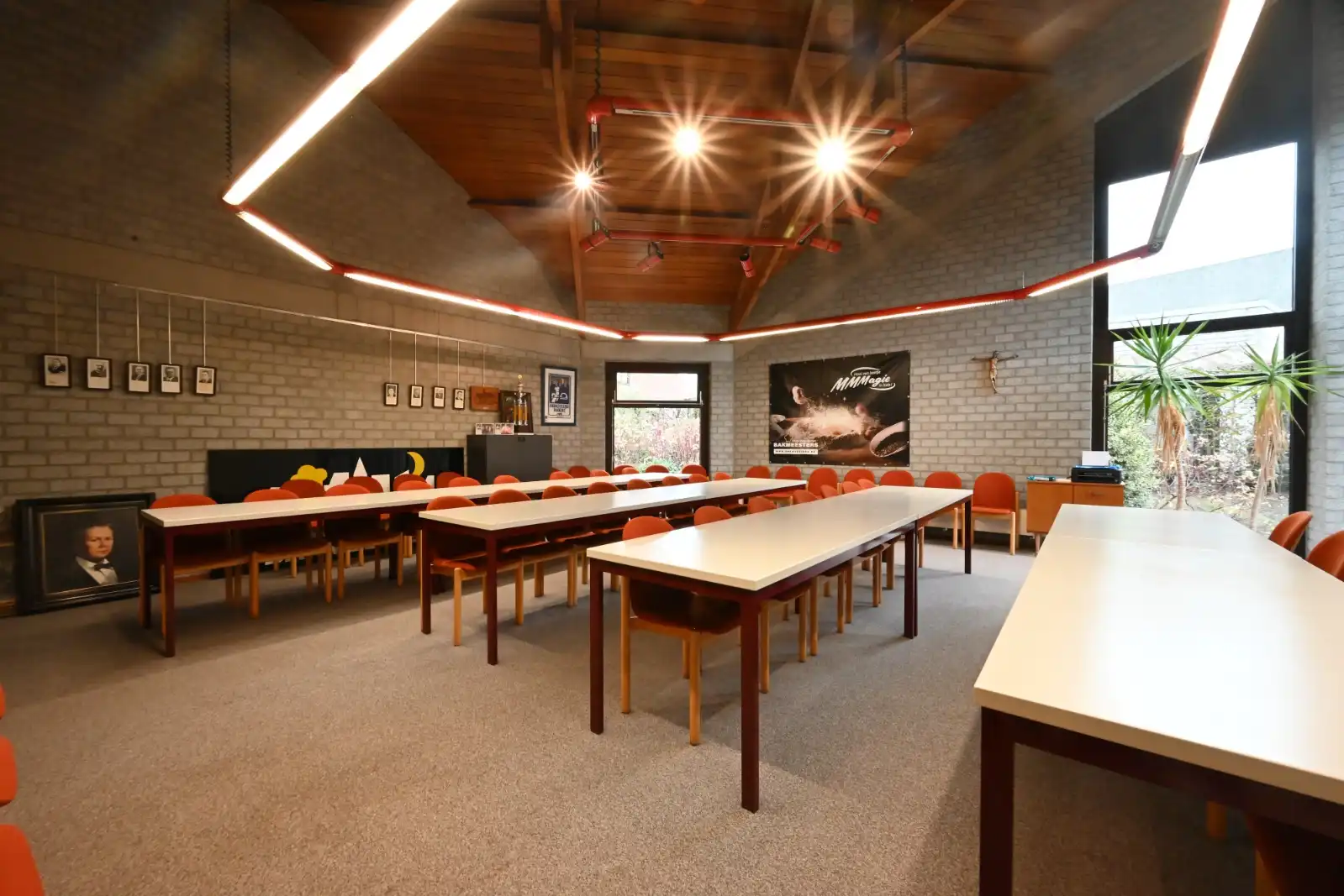 Praktijk-/ kantoorruimte op een commerciële locatie! foto 10