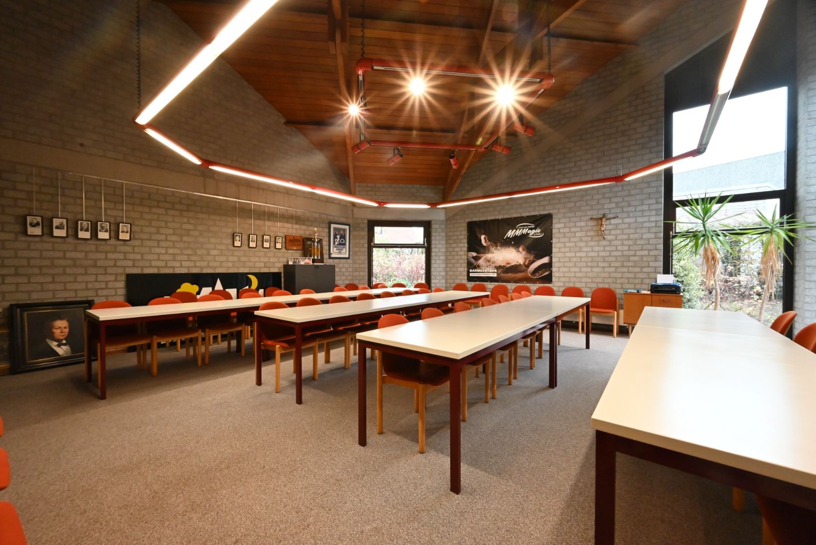 Praktijk-/ kantoorruimte op een commerciële locatie! foto 10