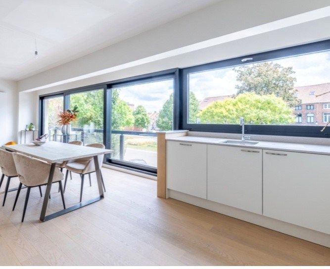 Ruim appartement met 3 slaapkamers en garage te Brugge! foto 4