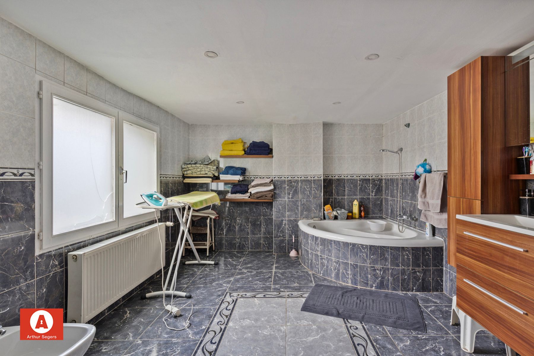 6 slaapkamers: ruime gezinswoning centrum Lebbeke. foto 15