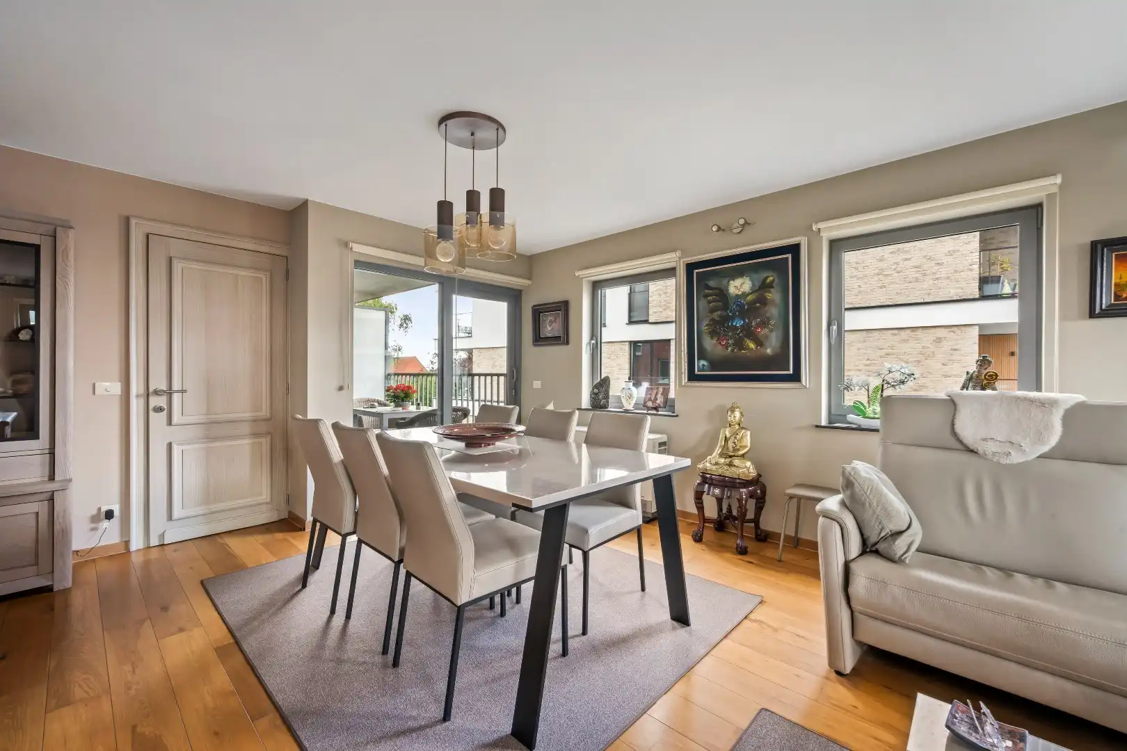 Prachtig appartement met 2 slaapkamers en 2 terrassen. foto 6