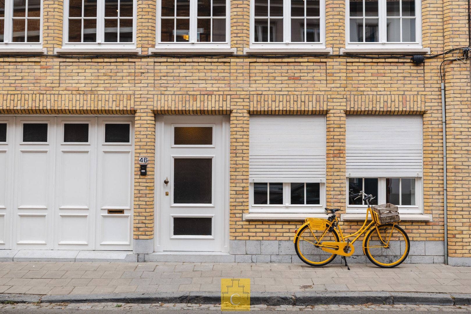 Volledig gerenoveerde stadswoning met tuin, garage en praktijkruimte foto 2