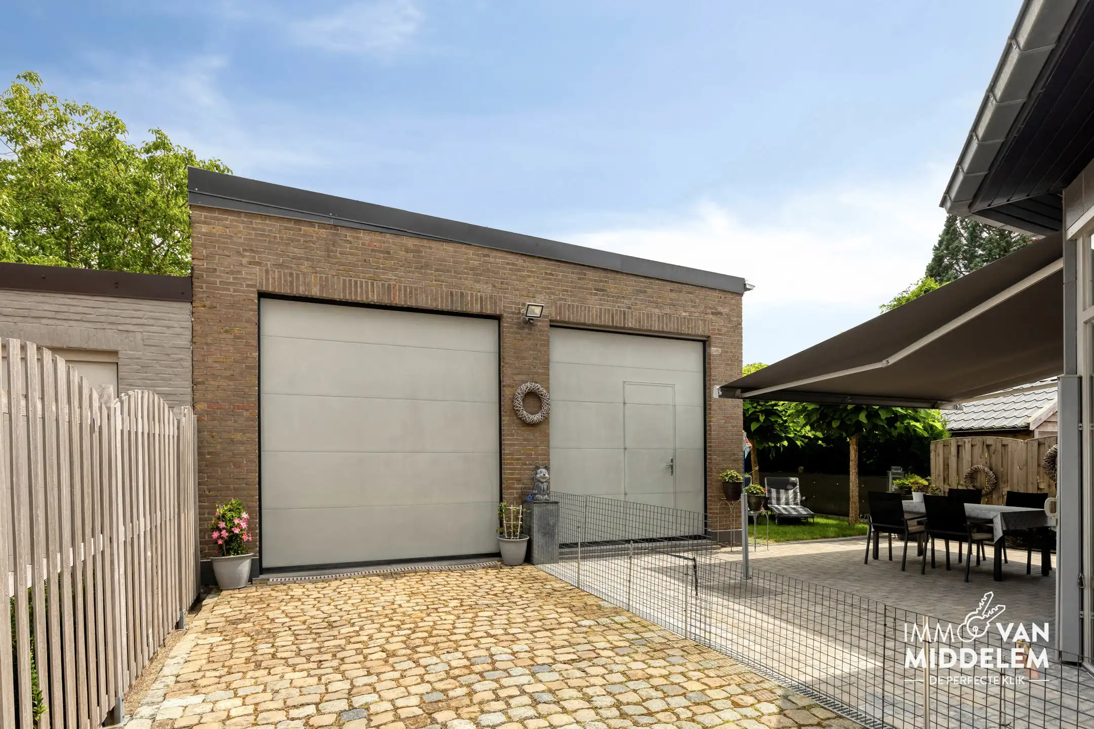 RUIME BUNGALOW MET 4 SLAAPKAMERS, GARAGE EN TUIN foto 20