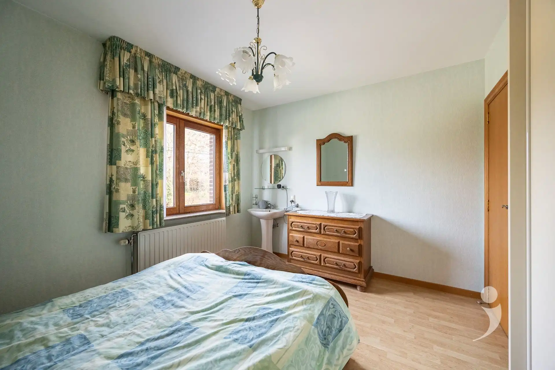 Instapklare en ruime woning met zicht op de velden! foto 19