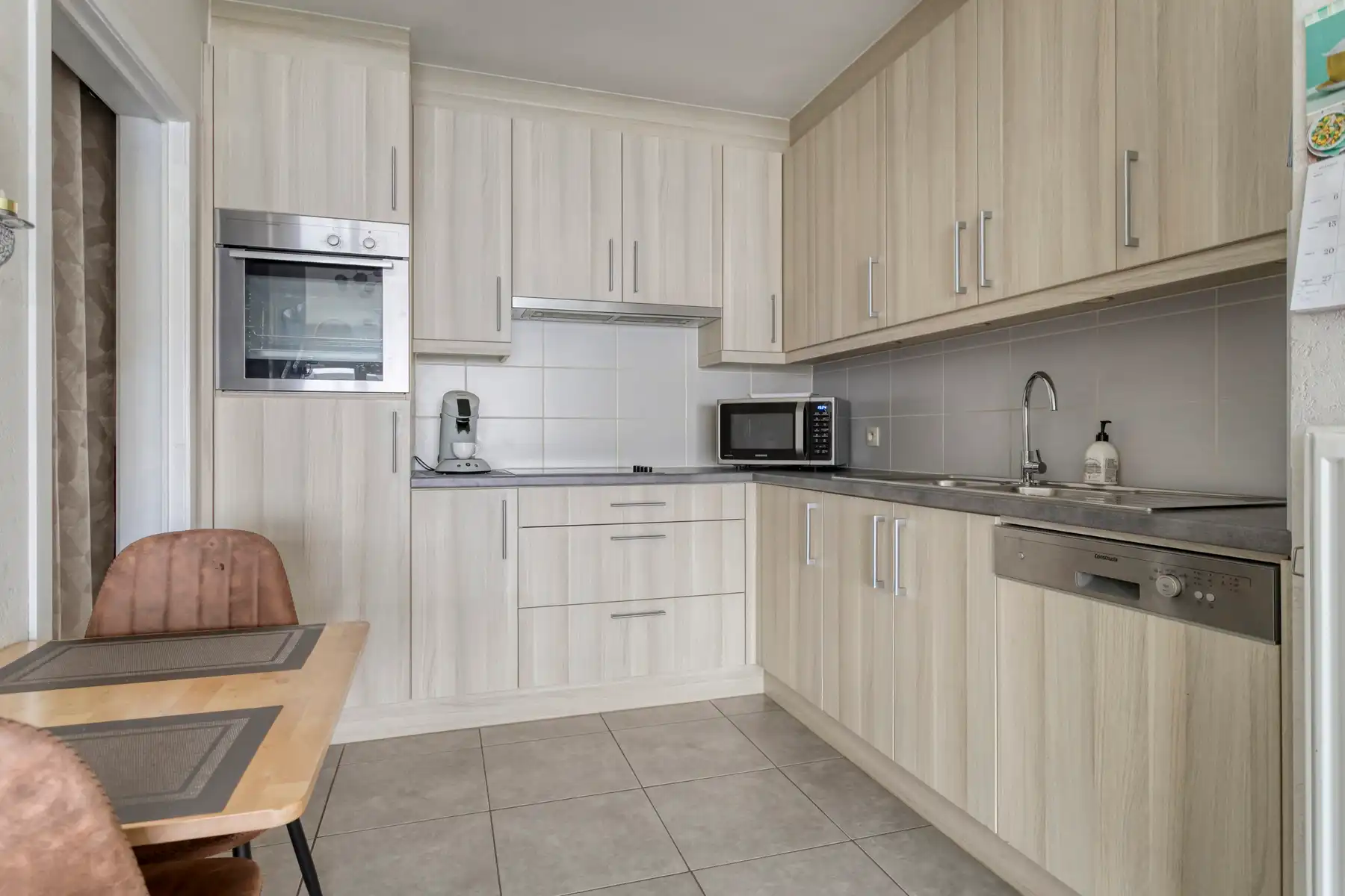 TE KOOP - gelijkvloers appartement met aparte ingang  foto 5