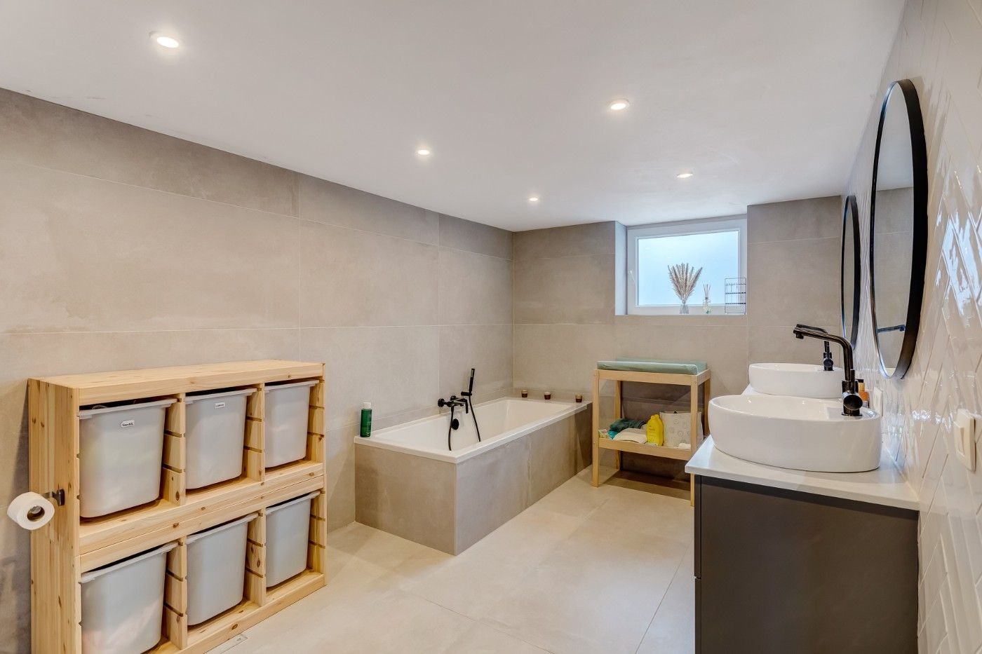 Vrijstaande, gerenoveerde woning met 2 slpk., garage, ruime souterrain, zolder en tuin foto 18
