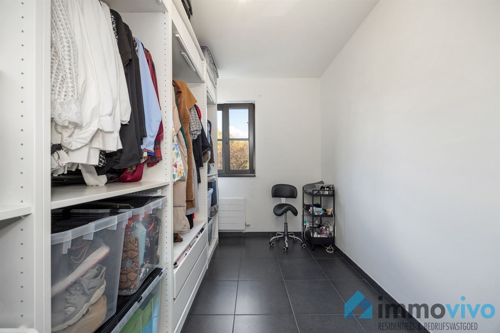 Stijlvol 2-slaapkamerappartement met groot terras en lift (bouwjaar 2007). foto 14