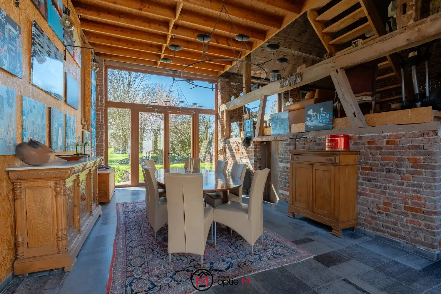 EXCLUSIEVE VIERKANTSHOEVE MET KARAKTER, RUIMTE EN UITZONDERLIJK WOONGEVOEL foto 11