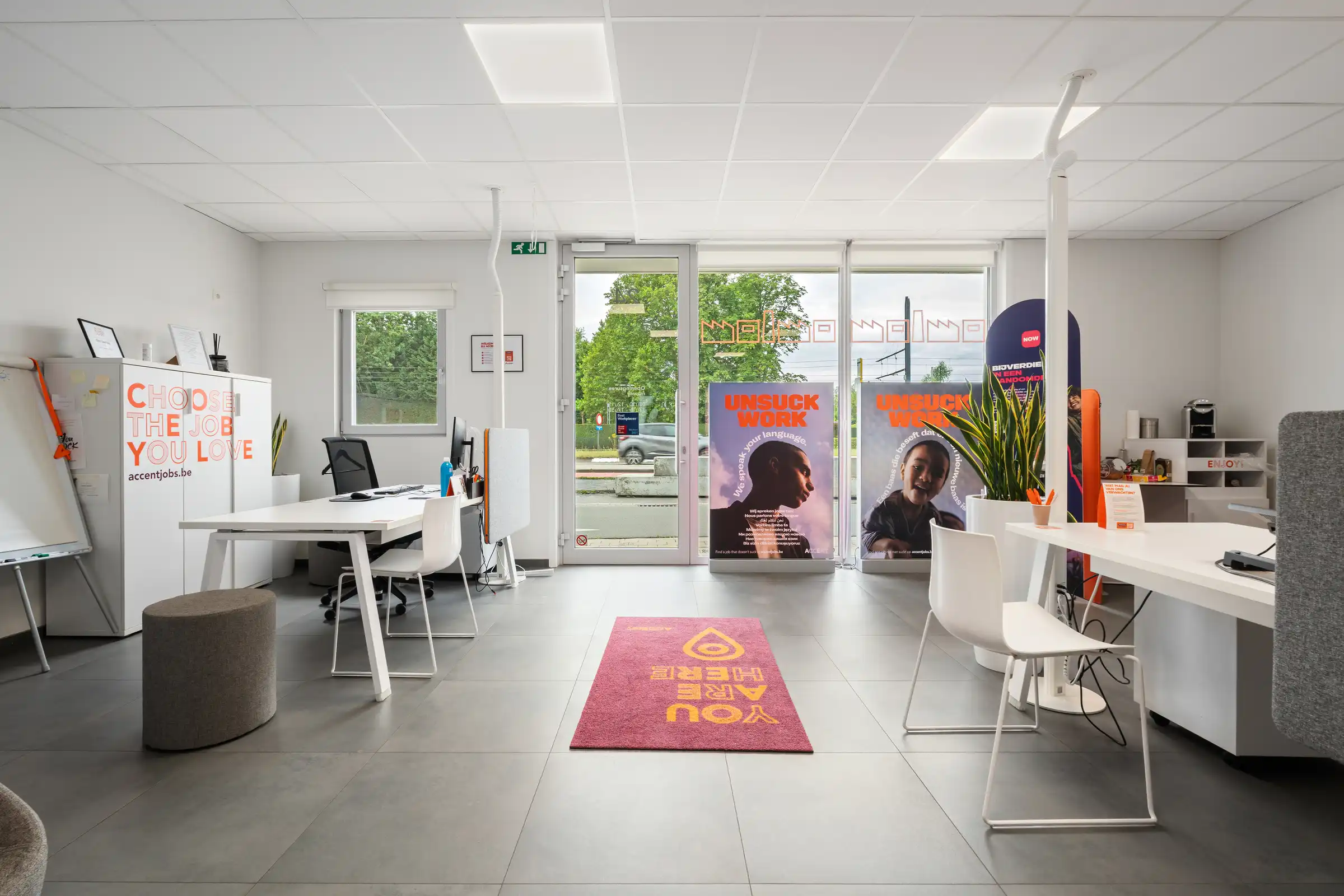 Verhuurd commercieel gelijkvloers op toplocatie! foto 3