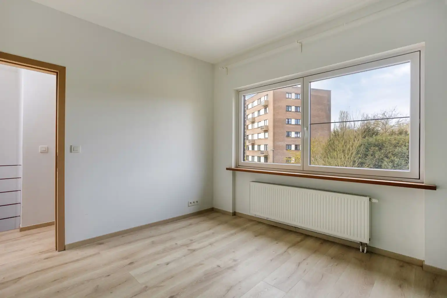 Volledig gerenoveerde driegevel bel-etage in rustige wijjk foto 12