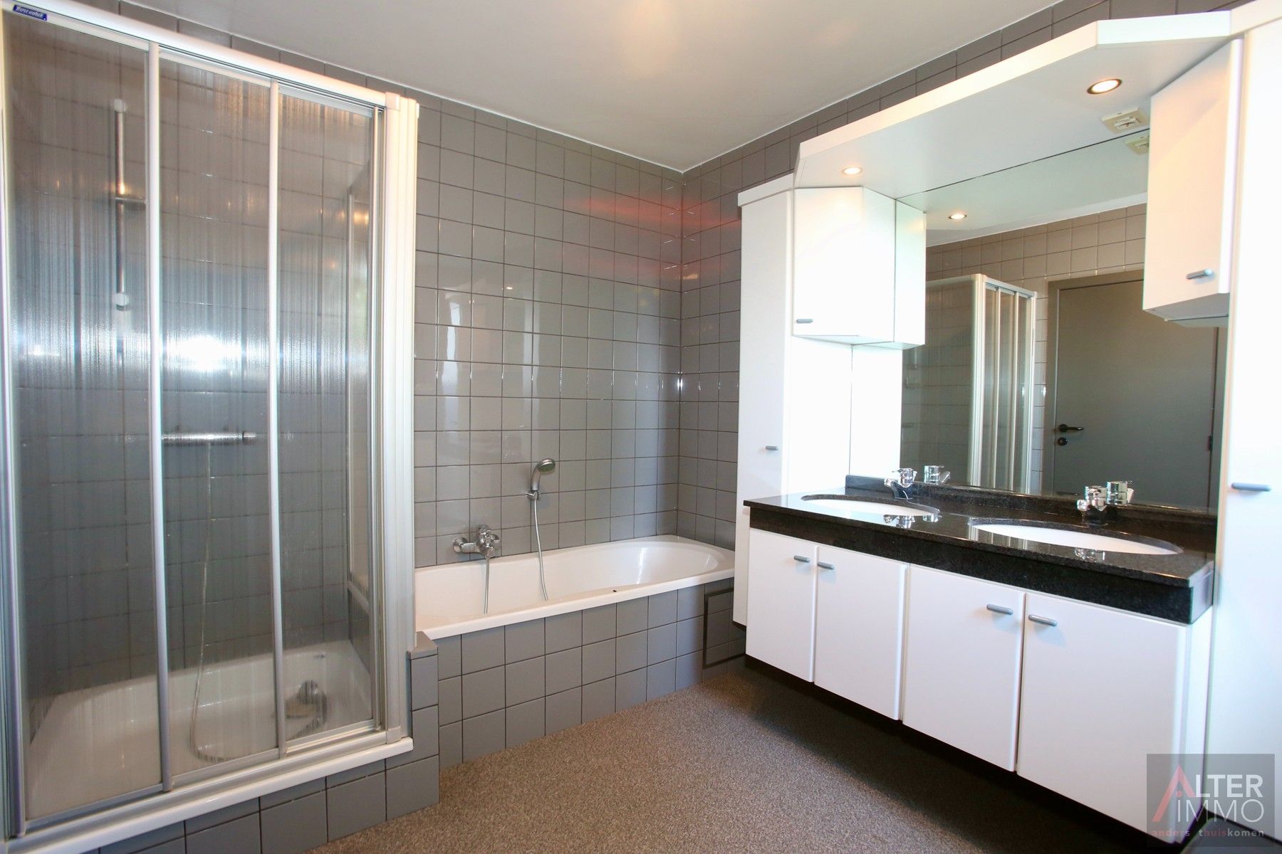 Unieke villa van meer dan 400 m² op een prachtig perceel van ca. 45 are! foto 28