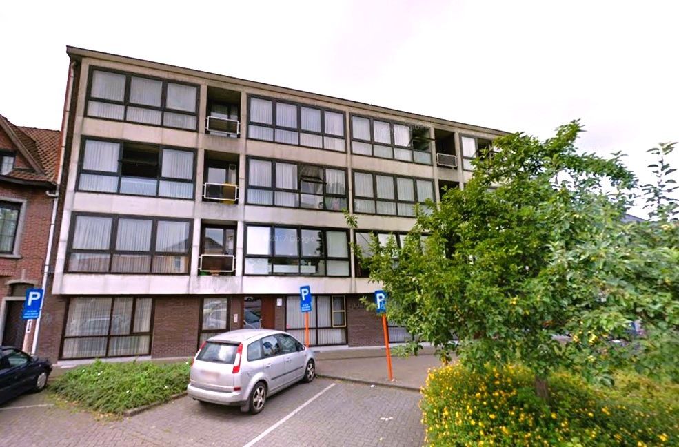 Verzorgd en ruim appartement van 97m², met 2 slaapkamers, terras aan de achterzijde en private kelderberging . foto {{pictureIndex}}