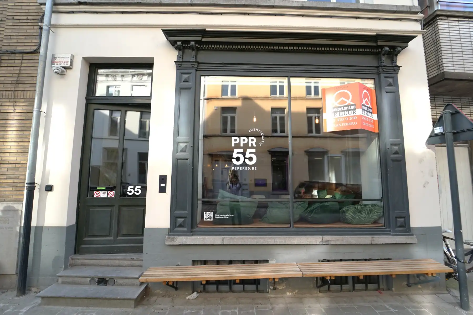 Charmante Horecazaak te Huur Centrum Gent foto {{pictureIndex}}