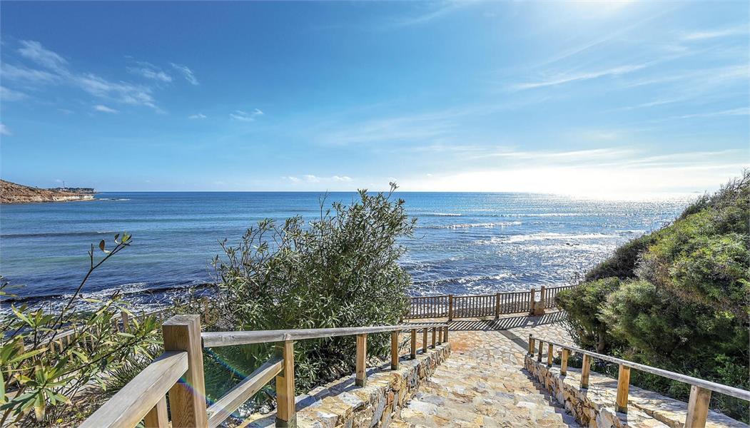 NIEUWBOUW GESLOTEN URBANISATIE IN TORREVIEJA OP SLECHTS 700M VAN HET STRAND foto 39