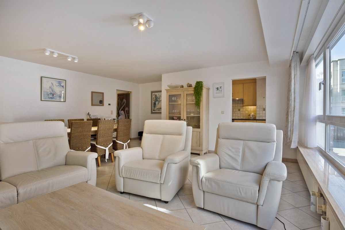 APPARTEMENT te BLANKENBERGE foto {{pictureIndex}}