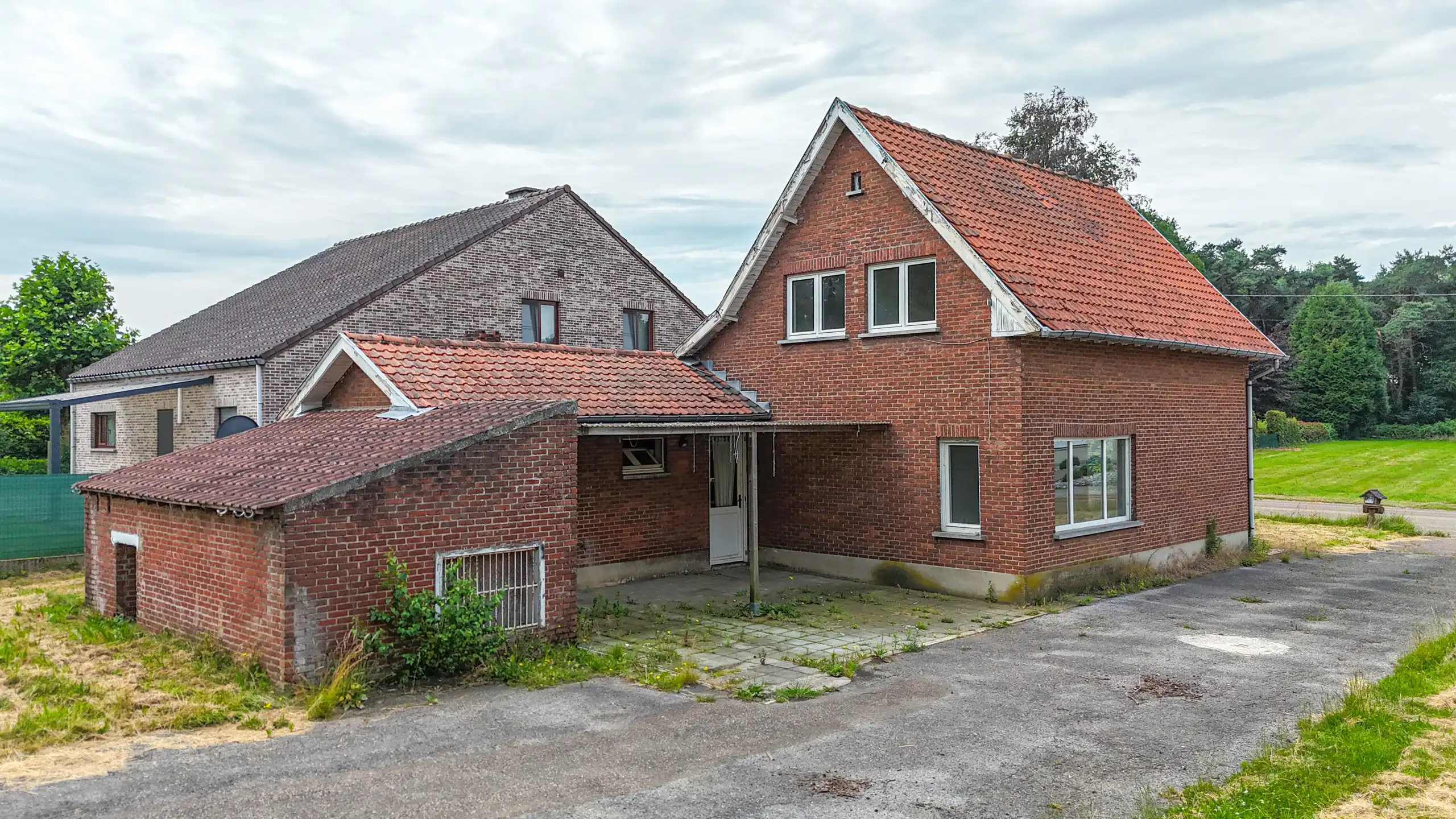 Te renoveren woning op groot perceel te Heusden-Zolder! foto 34