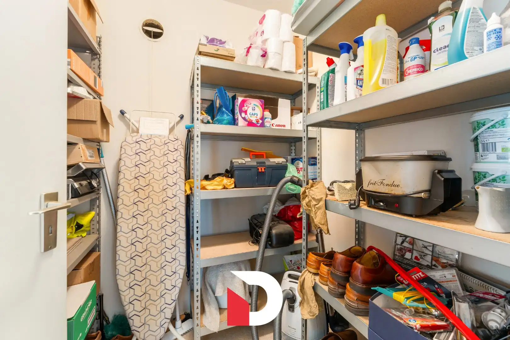 Aangenaam en lichtrijk app. op 5de verdiep met 2 slk.'ers op een toplocatie nabij het centrum van Brugge. foto 11