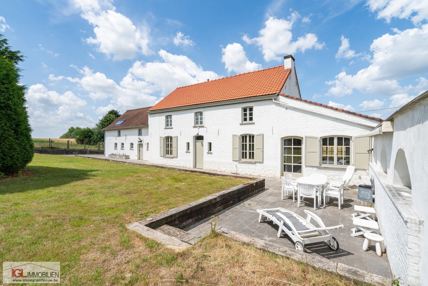 Charmante gerenoveerde fermette met 4 slaapkamers! foto 2