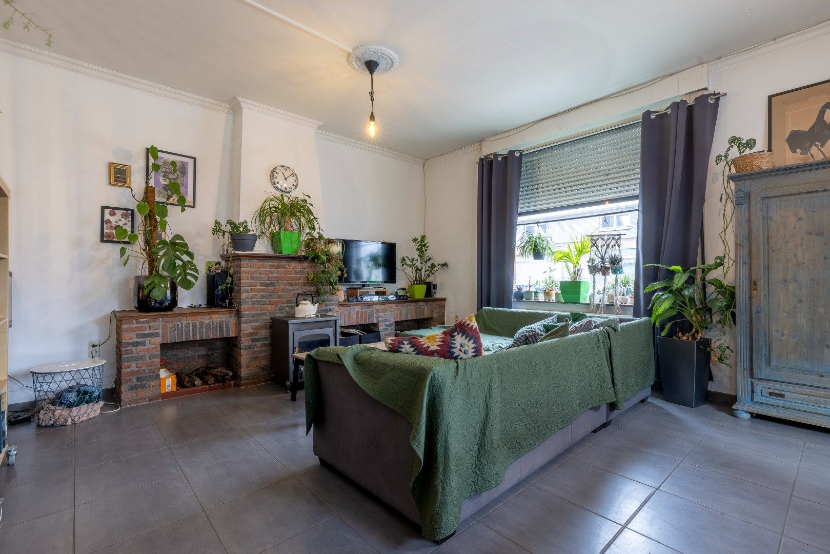 Super gezellige hoekwoning met 3 slk, overdekte koer en garage in Berlare centrum foto 3