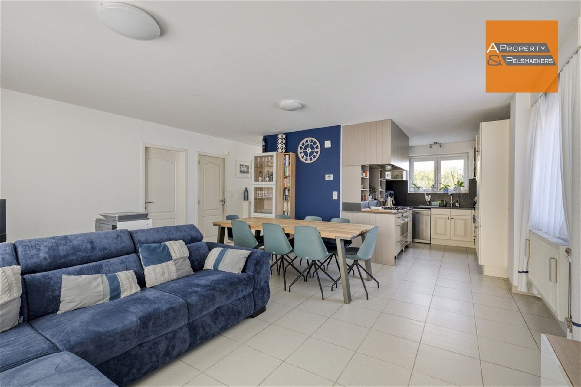 Gelijkvloers appartement met 2 slaapkamers 2 staanplaatsen en tuin foto 7