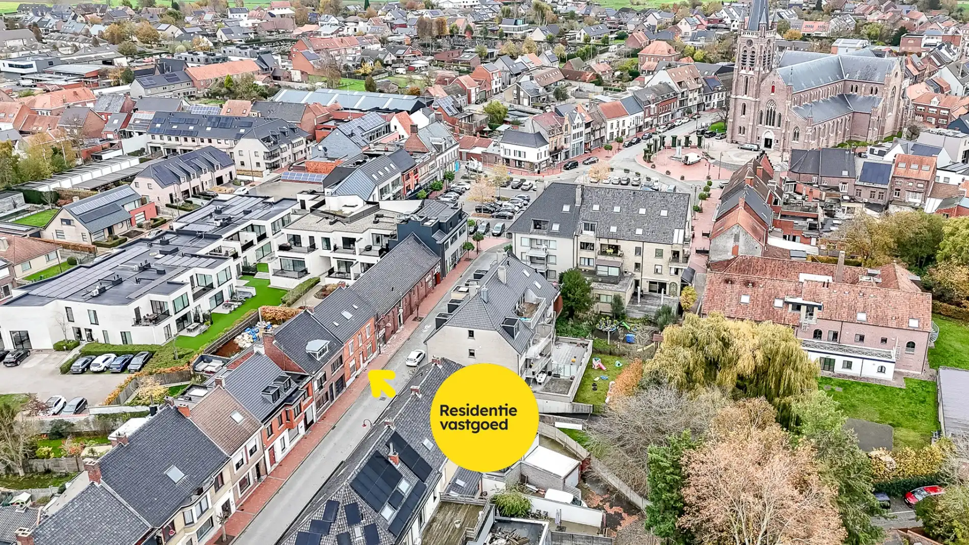 Ruime woning met bergen aan potentieel! foto 16