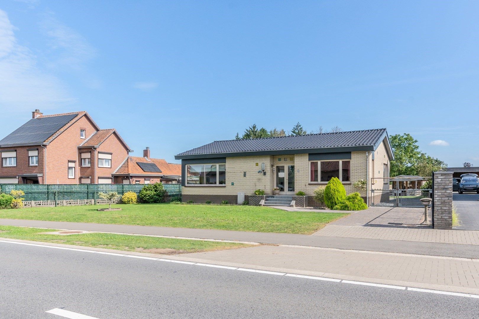 Gelijkvloerse, praktisch ingedeelde gezinswoning op een perceel van 9a45ca te Opitter!  foto 3