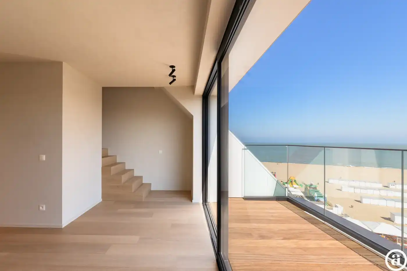 Nieuwbouw duplexappartement met prachtig zijdelings zeezicht foto 19