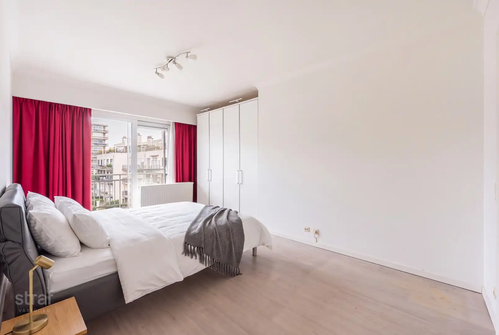 3 slaapkamerappartement met 2 terrassen op Linkeroever foto 6