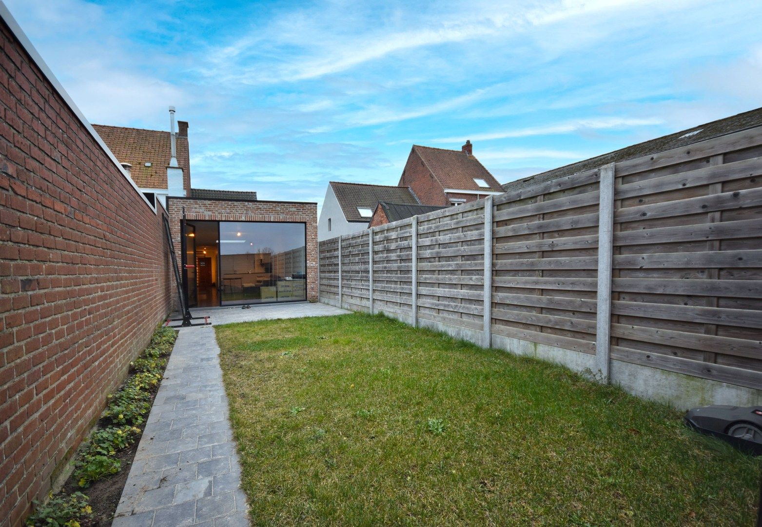 Instapklare, recent gerenoveerde woning met stadstuin foto 9