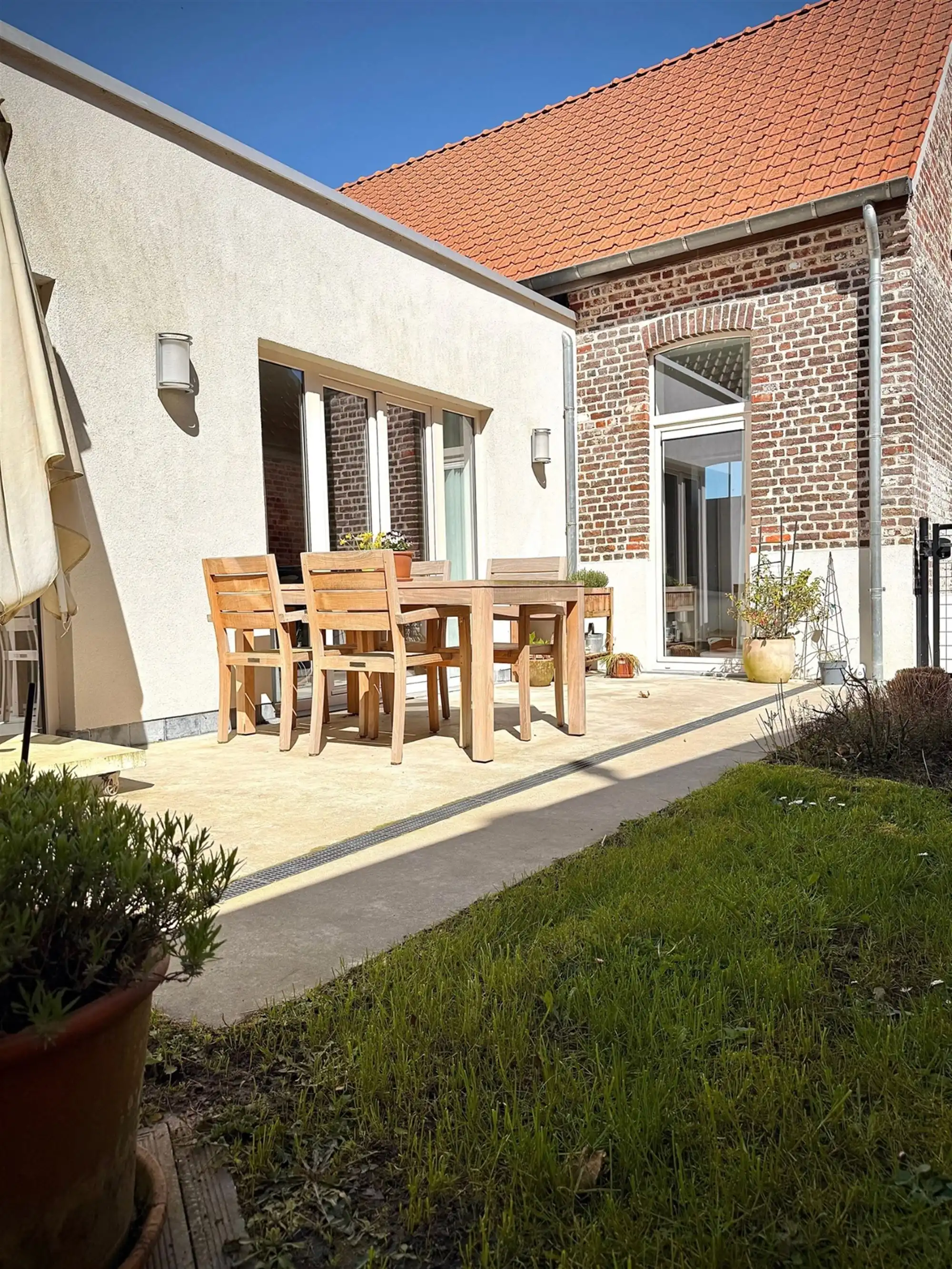 Instapklare charmante DORPSWONING met 3 slpks, 2 badks en tuin foto 13