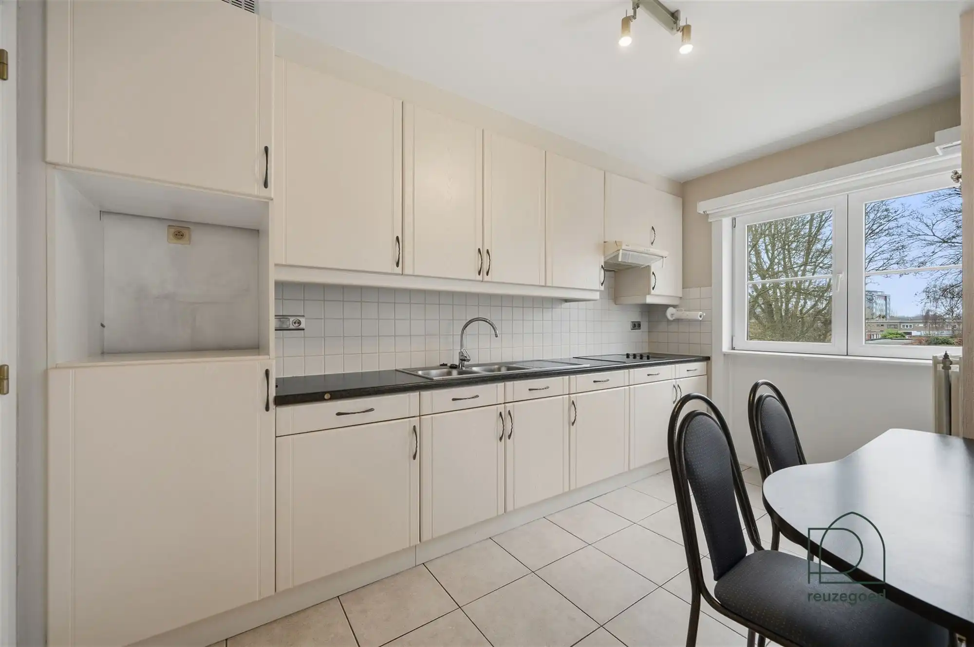 Licht en verzorgd appartement met 2 slaapkamers nabij de vernieuwde Huygebaertsite foto 9