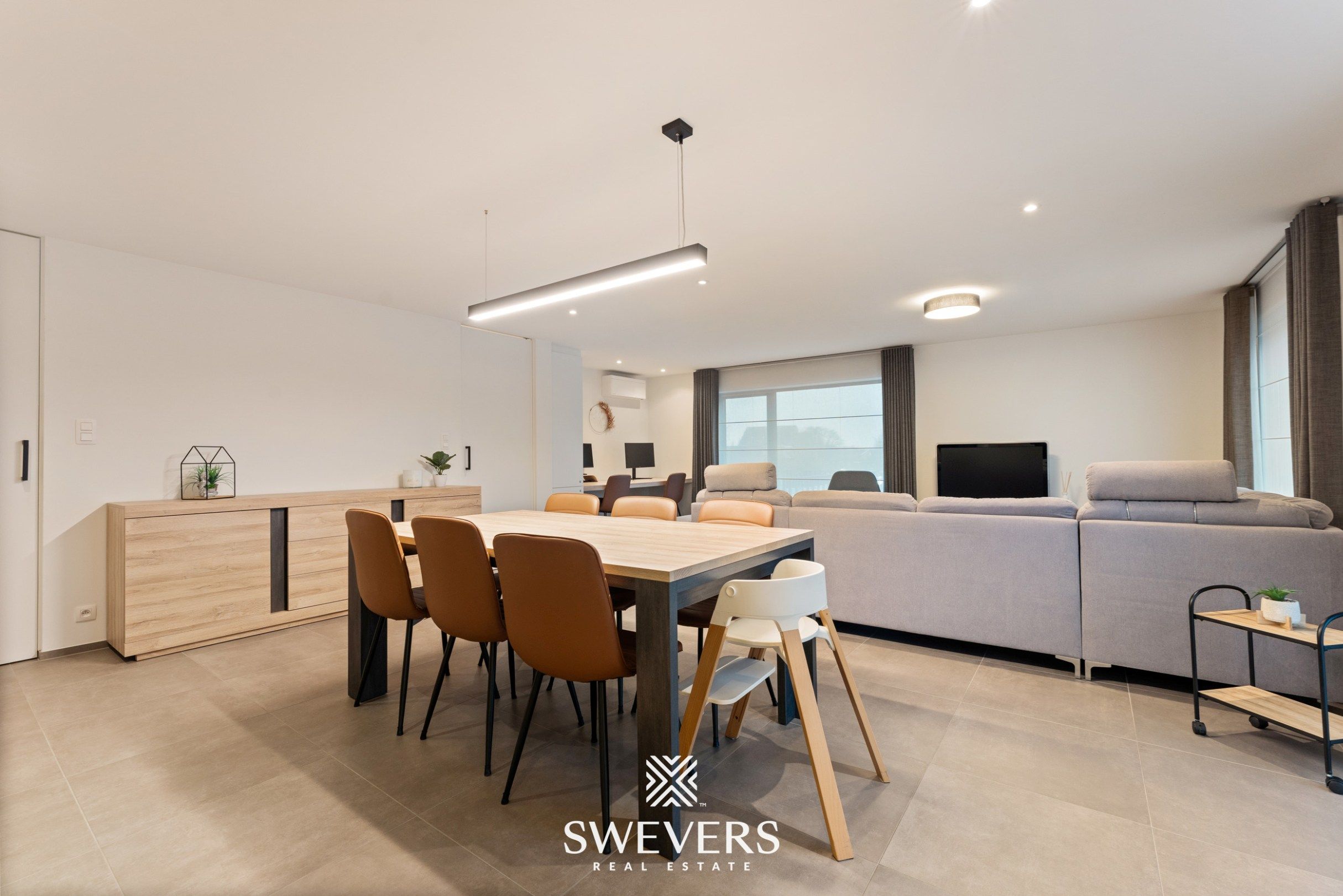 Instapklaar, volledig gerenoveerd appartement met groot terras, airco en staanplaatsen in hartje Heusden-Zolder foto 5